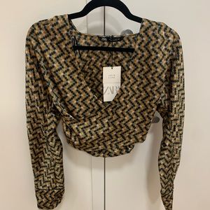 70’s silk style cropped long sleeve top